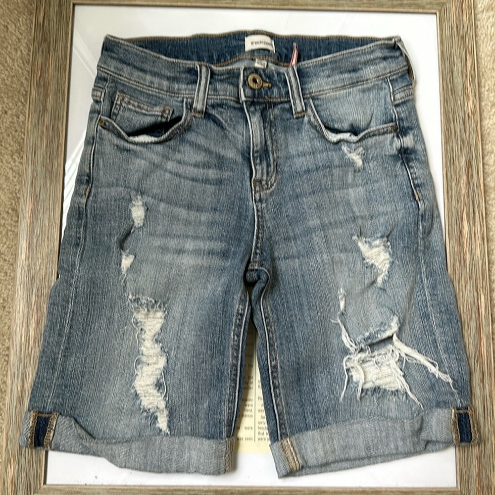 Sneak peek Bermuda Jean short. Great Jean for summer🩳
